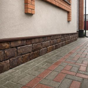 Декоративный бетонный камень Доломит коричневый отделка цоколя