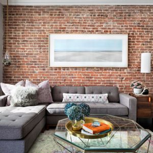 Декоративный кирпич Ретро красный в интерьере